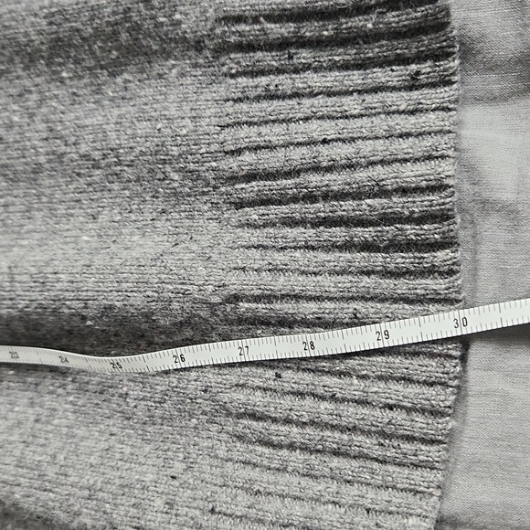 Banana republic L sweater - Picture 8 of 9